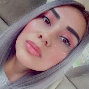 Meet your Posher, Elia